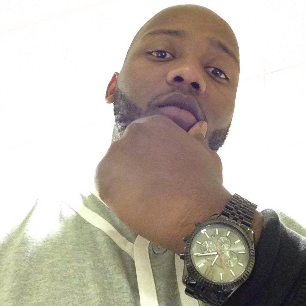 Meet your Posher, Tee